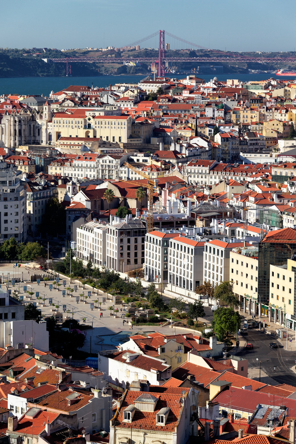 Legal review of property documents before signing in Portugal
